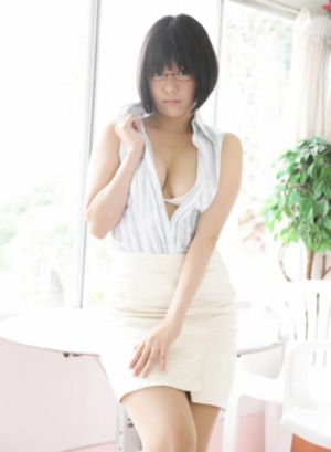 脱了乳罩让男人吮奶头摸了受不了_HD日韩免费观看