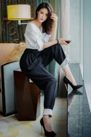 低俗喜剧在线播放粤语版_BD韩语超清在线观看